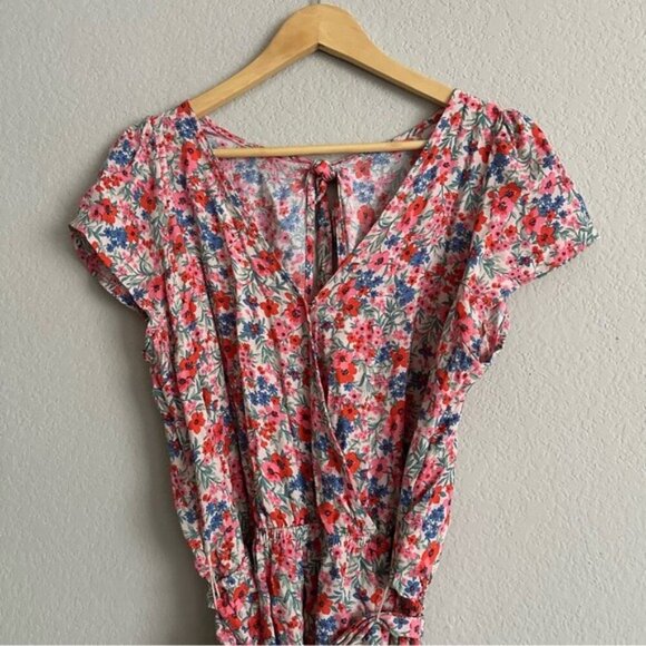 American Eagle Floral Surplice Romper Keyhole Back Size Large Petite NWT - Picture 6 of 13